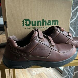 Dunham Winslow brown leather Velcro shoe size 13 d. New in box